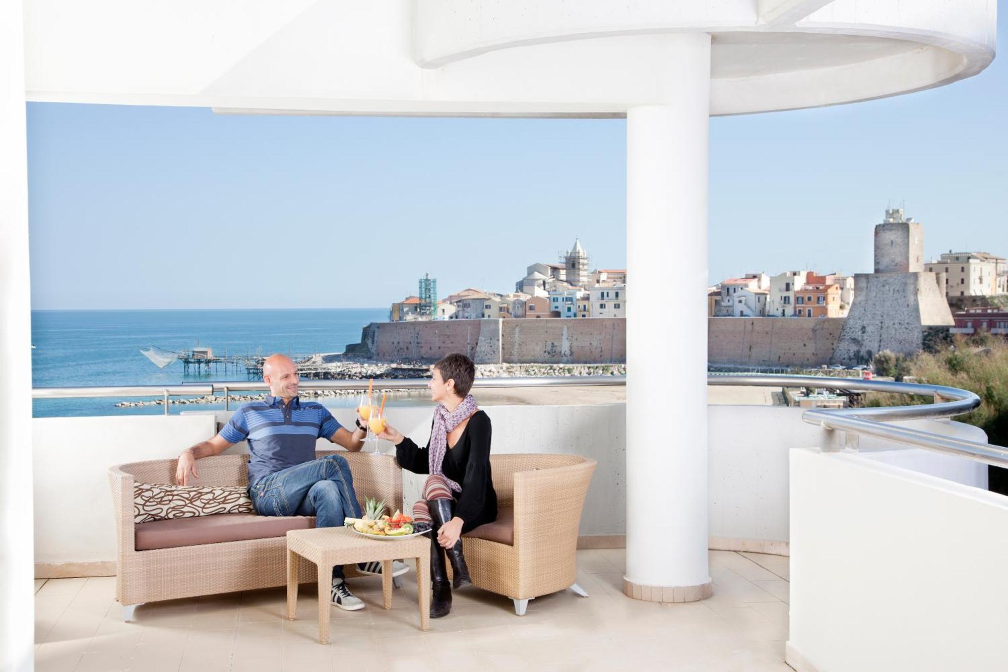 Hotel Mistral Termoli Bagian luar foto