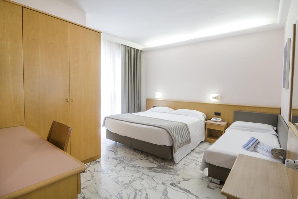 Hotel Mistral Termoli Bagian luar foto